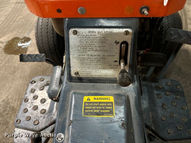 image for item NT9019 Kubota  B7100HST MFWD tractor