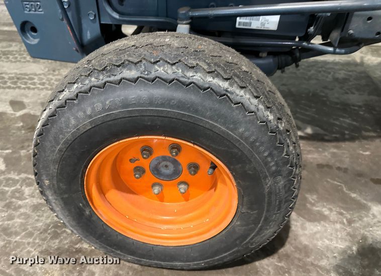 image for item NT9019 Kubota  B7100HST MFWD tractor