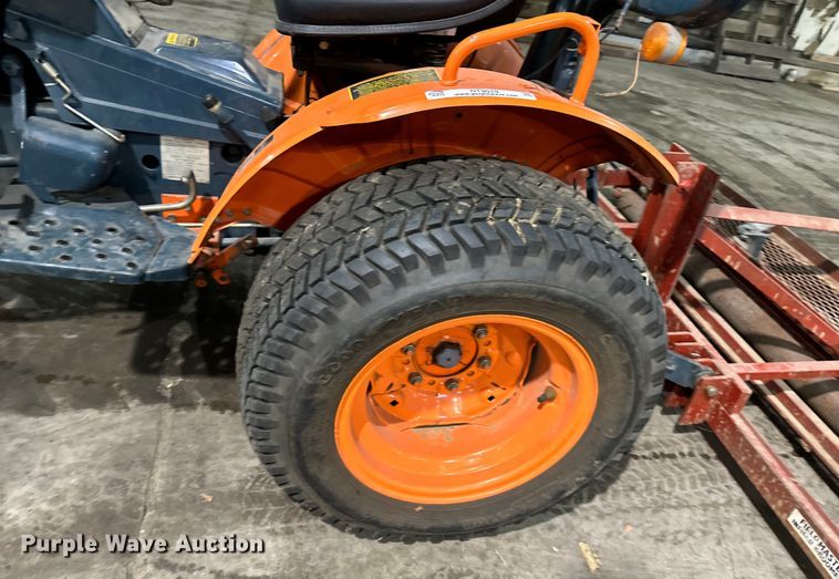 image for item NT9019 Kubota  B7100HST MFWD tractor