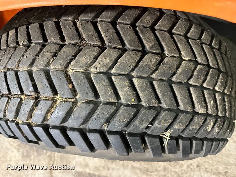 image for item NT9019 Kubota  B7100HST MFWD tractor