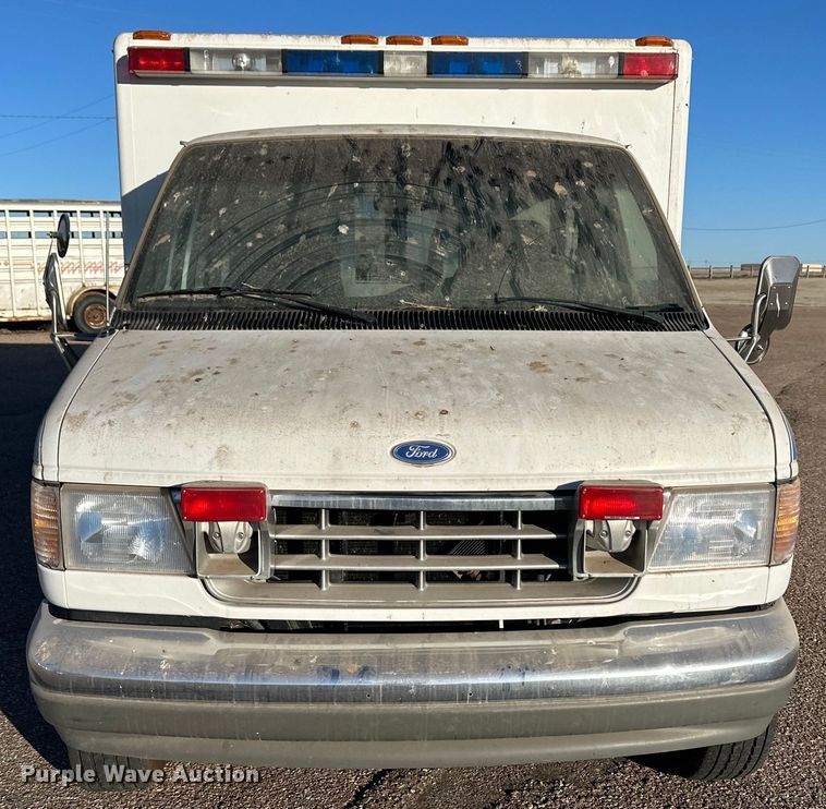 image for item OA9718 1992 Ford E350 ambulance