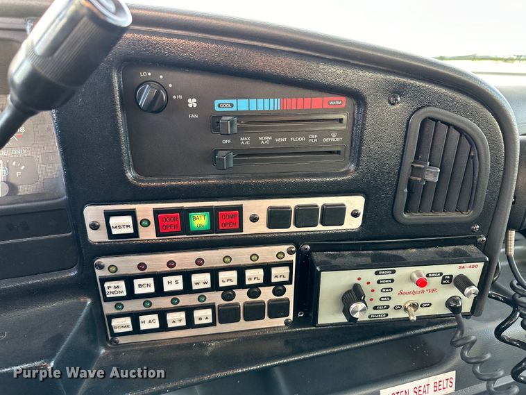 image for item OA9718 1992 Ford E350 ambulance