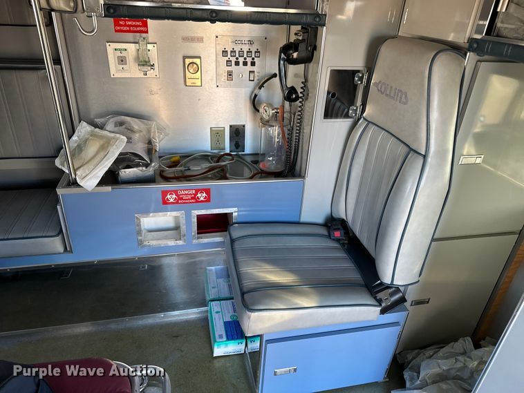 image for item OA9718 1992 Ford E350 ambulance