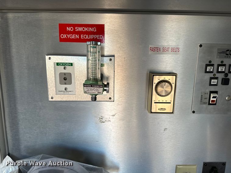 image for item OA9718 1992 Ford E350 ambulance