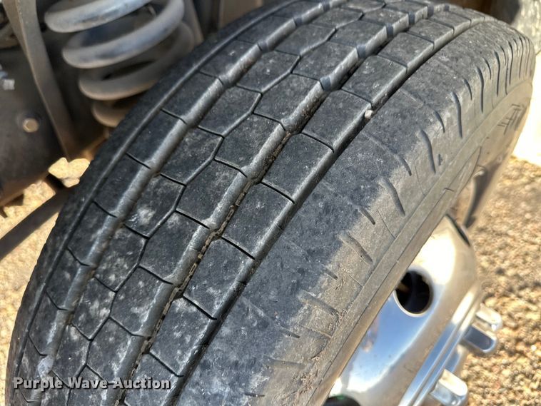 image for item OA9718 1992 Ford E350 ambulance