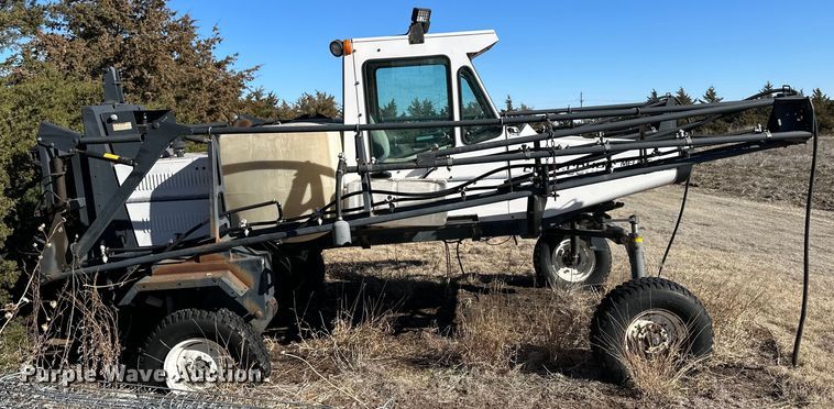 image for item OA9730 Melroe 220 Spra-Coupe sprayer