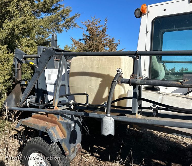 image for item OA9730 Melroe 220 Spra-Coupe sprayer