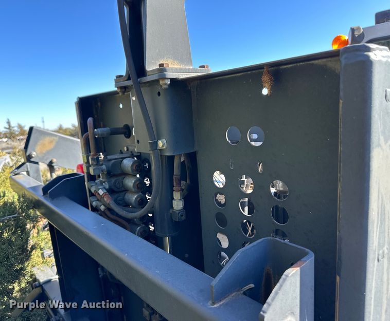 image for item OA9730 Melroe 220 Spra-Coupe sprayer