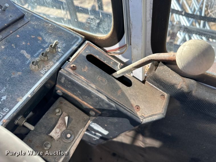 image for item OA9730 Melroe 220 Spra-Coupe sprayer