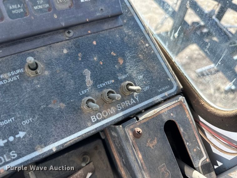 image for item OA9730 Melroe 220 Spra-Coupe sprayer