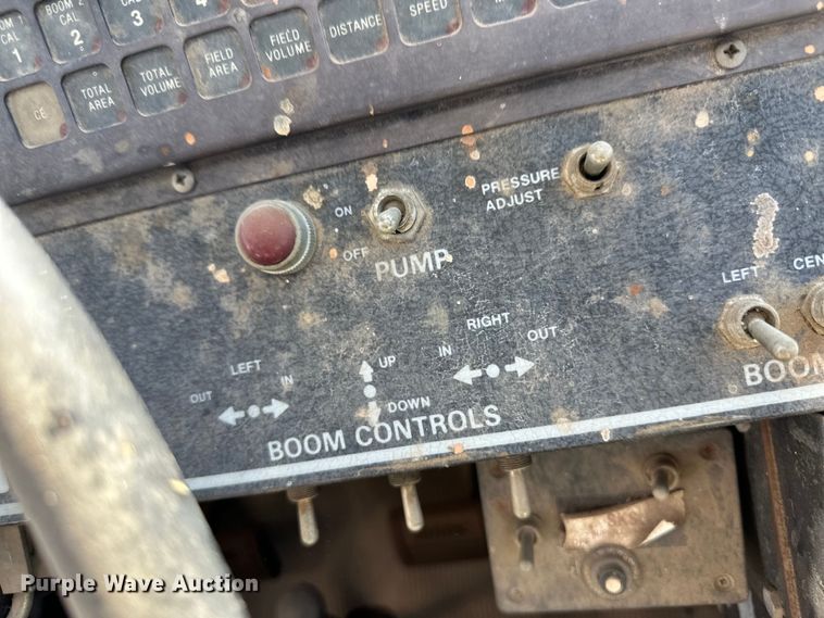 image for item OA9730 Melroe 220 Spra-Coupe sprayer