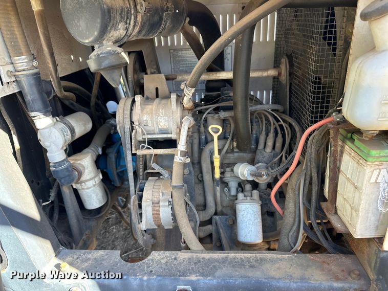 image for item OA9730 Melroe 220 Spra-Coupe sprayer