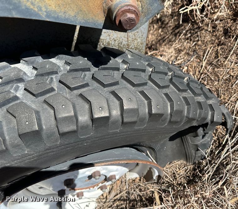 image for item OA9730 Melroe 220 Spra-Coupe sprayer