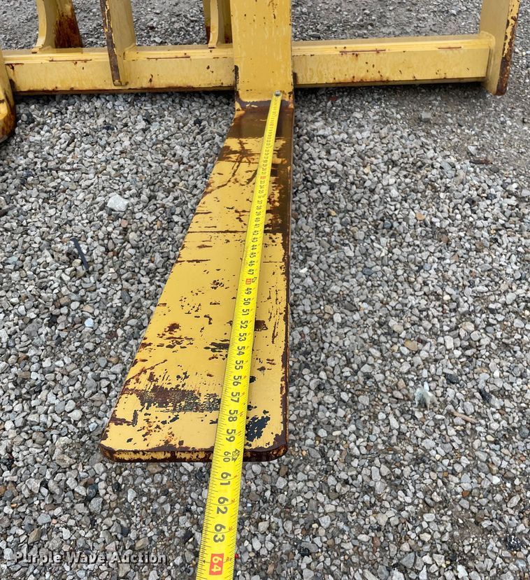 image for item OG9845 Caterpillar  60