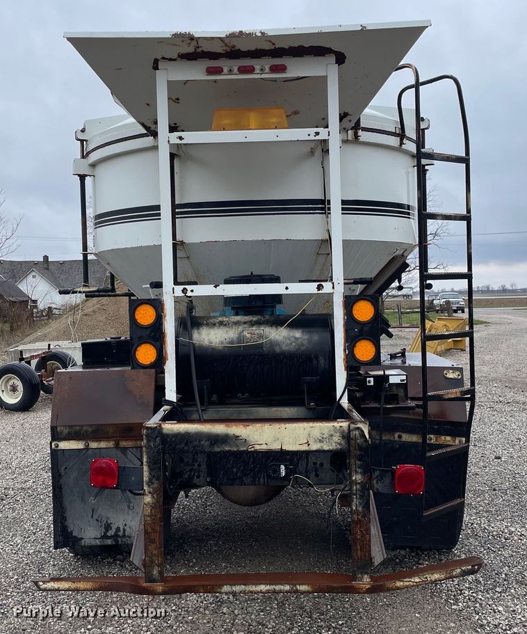 image for item OG9847 1997 GMC  7500 asphalt patch truck