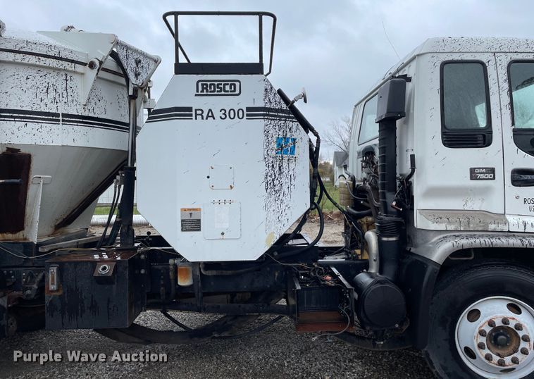 image for item OG9847 1997 GMC  7500 asphalt patch truck