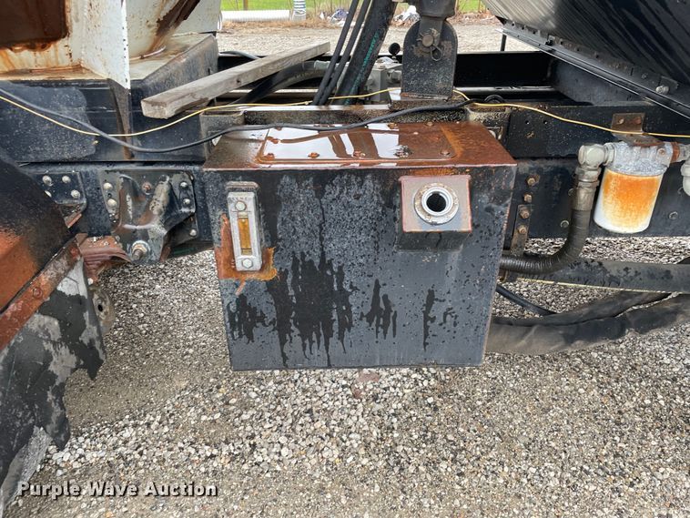 image for item OG9847 1997 GMC  7500 asphalt patch truck