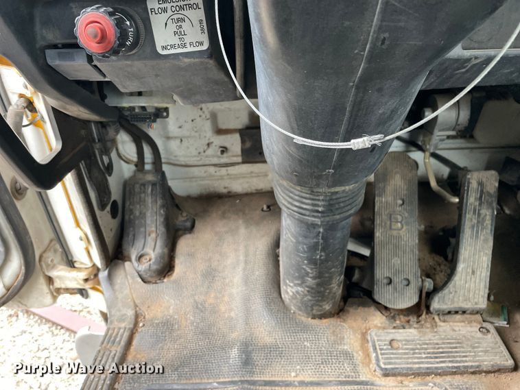 image for item OG9847 1997 GMC  7500 asphalt patch truck