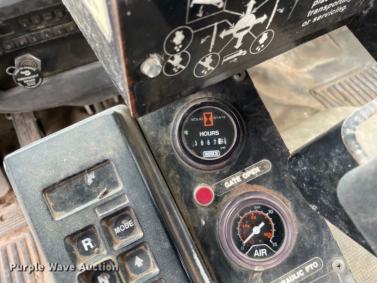 image for item OG9847 1997 GMC  7500 asphalt patch truck