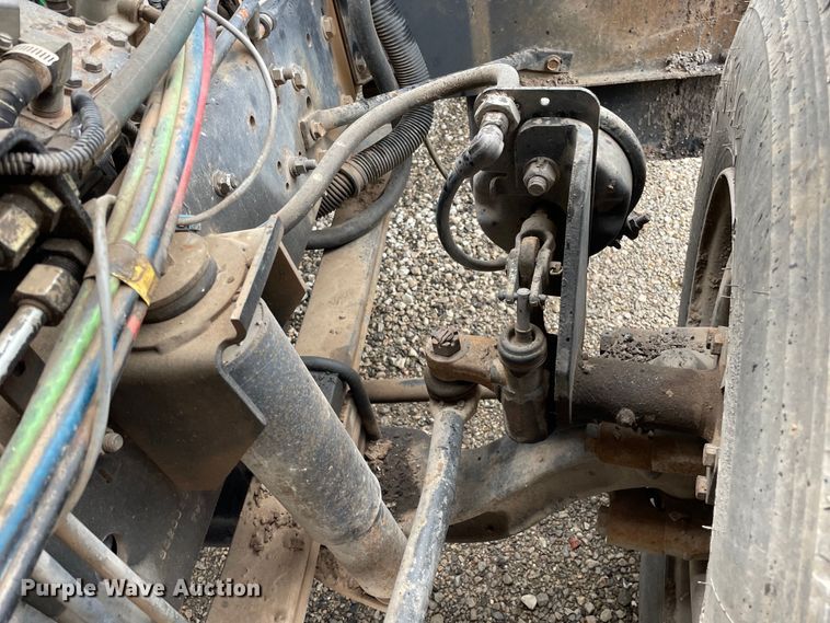 image for item OG9847 1997 GMC  7500 asphalt patch truck