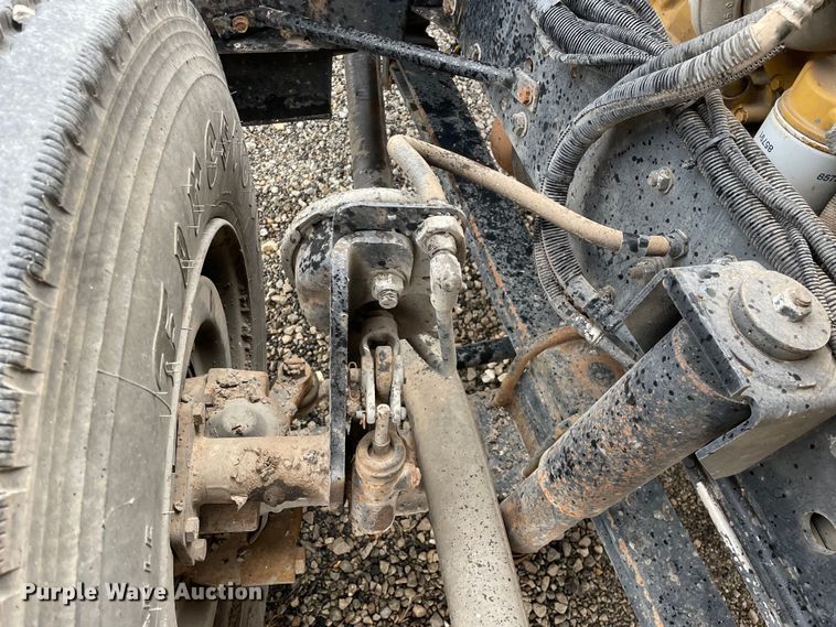 image for item OG9847 1997 GMC  7500 asphalt patch truck