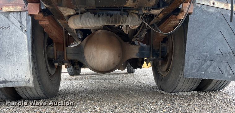 image for item OG9847 1997 GMC  7500 asphalt patch truck