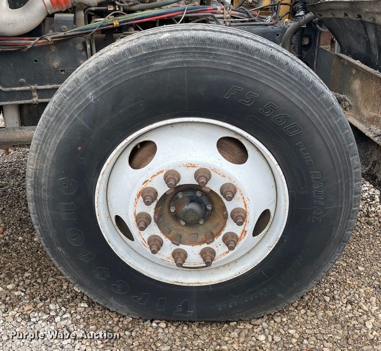 image for item OG9847 1997 GMC  7500 asphalt patch truck