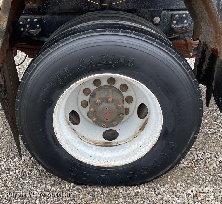 image for item OG9847 1997 GMC  7500 asphalt patch truck