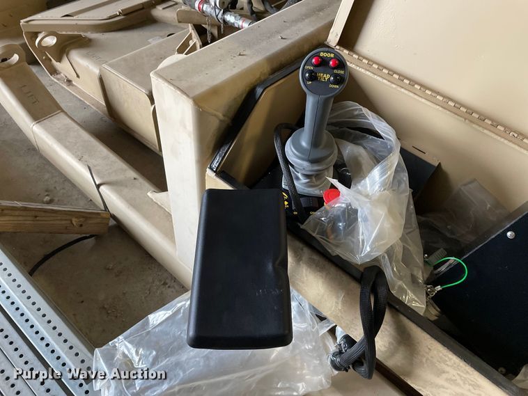 image for item OG9848 2015 Caterpillar  wheel loader mower system 