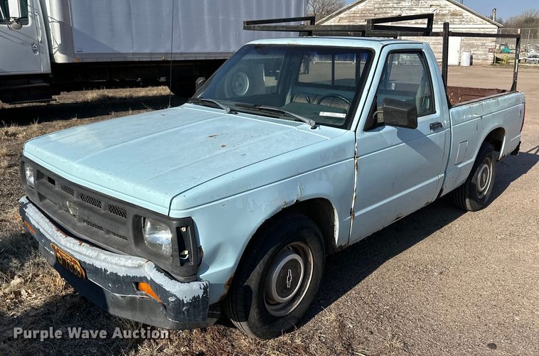 image for item OI9251 1991 Chevrolet S10 pickup truck