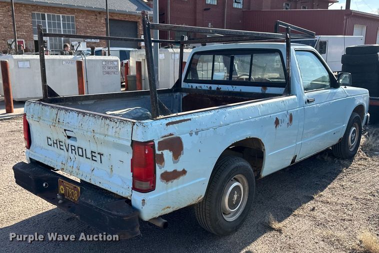 image for item OI9251 1991 Chevrolet S10 pickup truck
