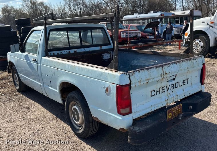 image for item OI9251 1991 Chevrolet S10 pickup truck