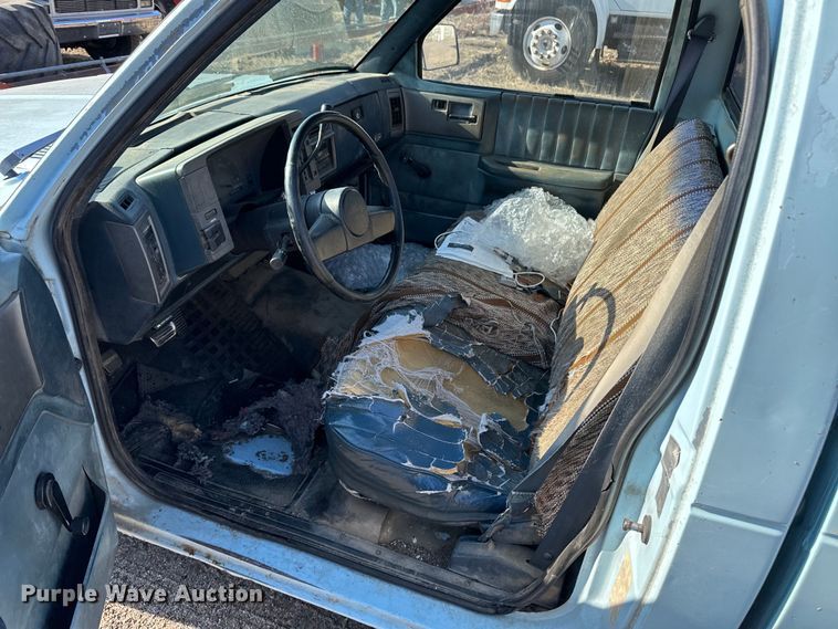 image for item OI9251 1991 Chevrolet S10 pickup truck
