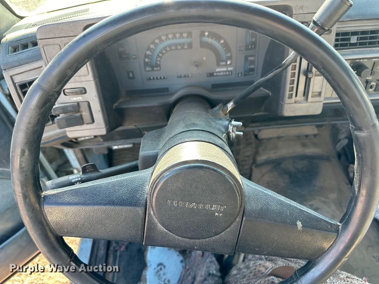image for item OI9251 1991 Chevrolet S10 pickup truck