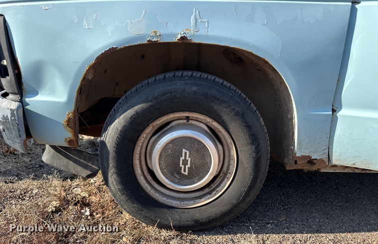 image for item OI9251 1991 Chevrolet S10 pickup truck