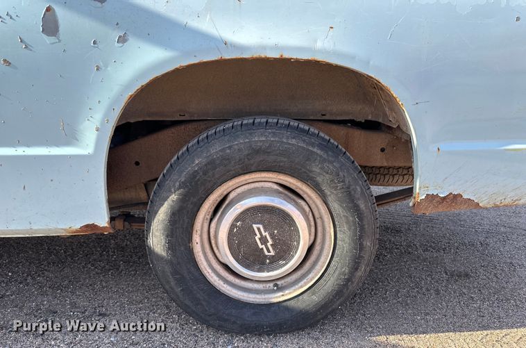 image for item OI9251 1991 Chevrolet S10 pickup truck