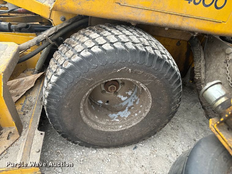 image for item OJ9469 Hustler 925008 ZTR lawn mower