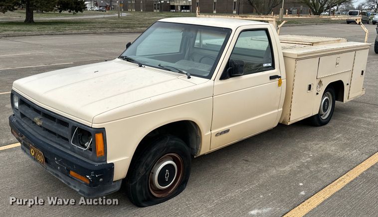 image for item OJ9690 1991 Chevrolet S10 utility bed pickup truck