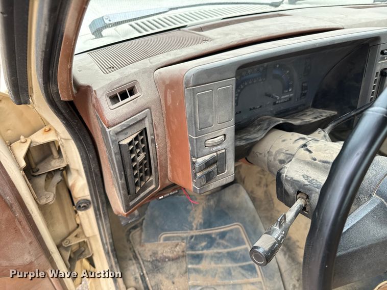 image for item OJ9690 1991 Chevrolet S10 utility bed pickup truck