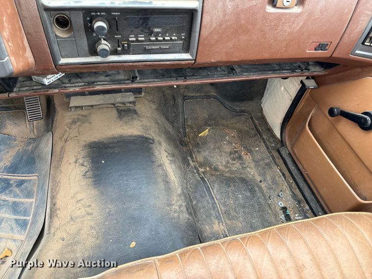 image for item OJ9690 1991 Chevrolet S10 utility bed pickup truck