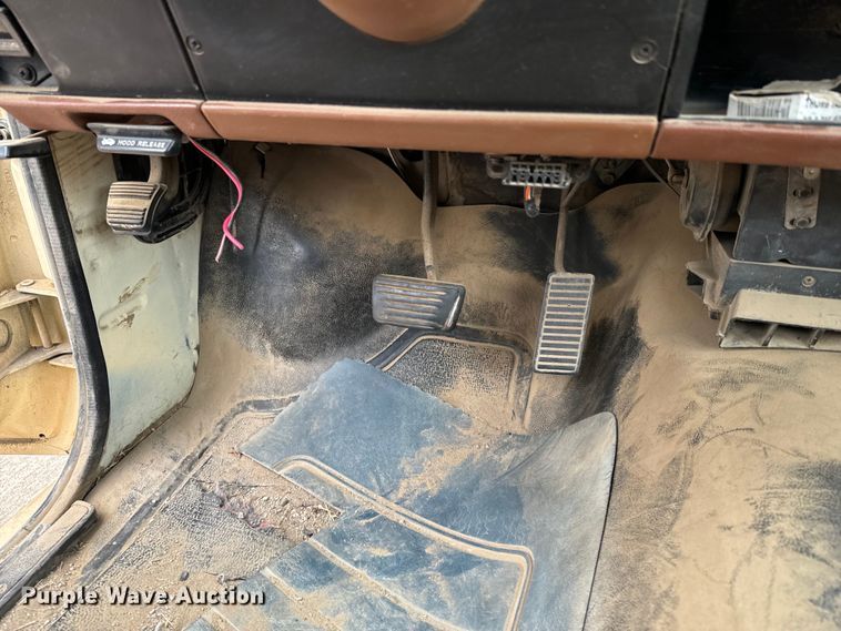 image for item OJ9690 1991 Chevrolet S10 utility bed pickup truck