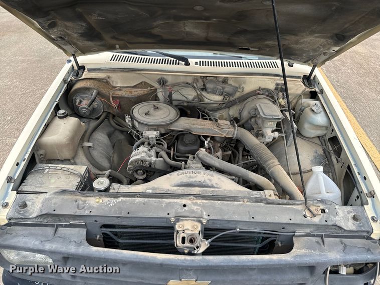 image for item OJ9690 1991 Chevrolet S10 utility bed pickup truck