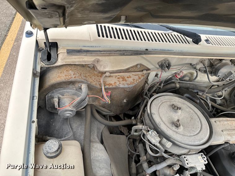 image for item OJ9690 1991 Chevrolet S10 utility bed pickup truck