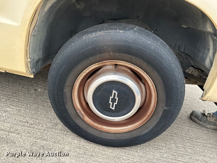 image for item OJ9690 1991 Chevrolet S10 utility bed pickup truck