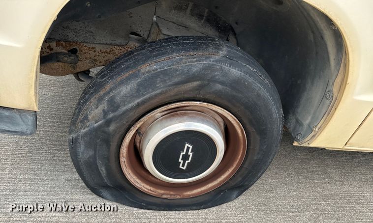 image for item OJ9690 1991 Chevrolet S10 utility bed pickup truck