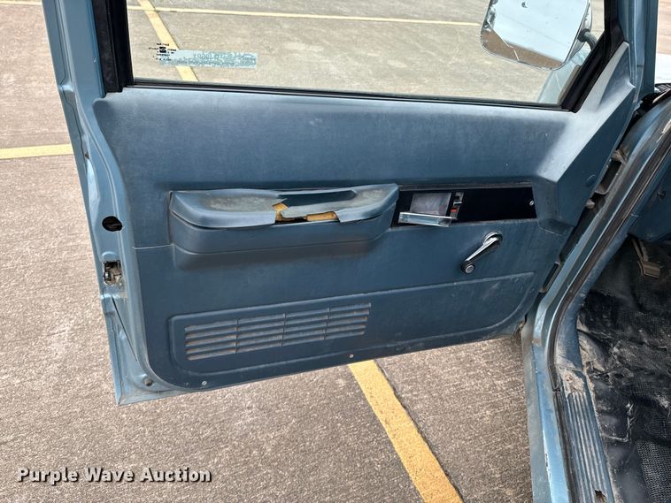 image for item OJ9691 1991 Chevrolet C1500 pickup truck