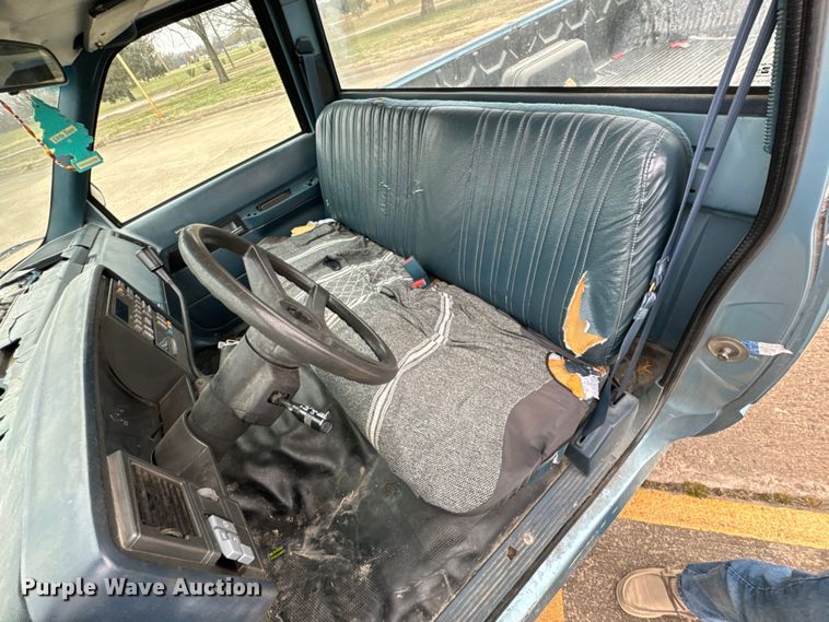 image for item OJ9691 1991 Chevrolet C1500 pickup truck