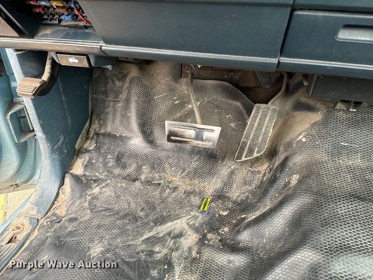 image for item OJ9691 1991 Chevrolet C1500 pickup truck