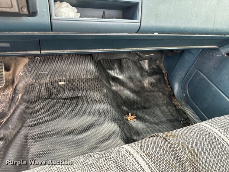 image for item OJ9691 1991 Chevrolet C1500 pickup truck