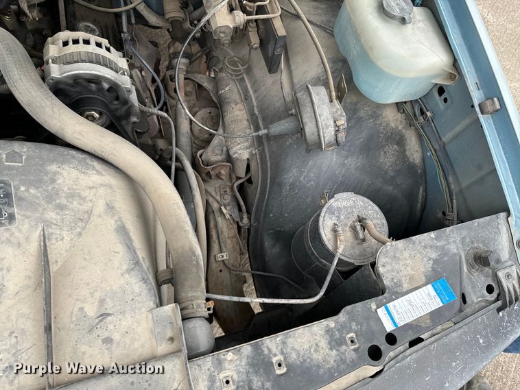 image for item OJ9691 1991 Chevrolet C1500 pickup truck